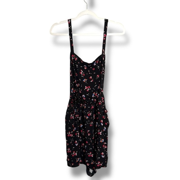Free People Sweet in the Streets Black Floral Overall Shorts Size Large - Picture 8 of 8